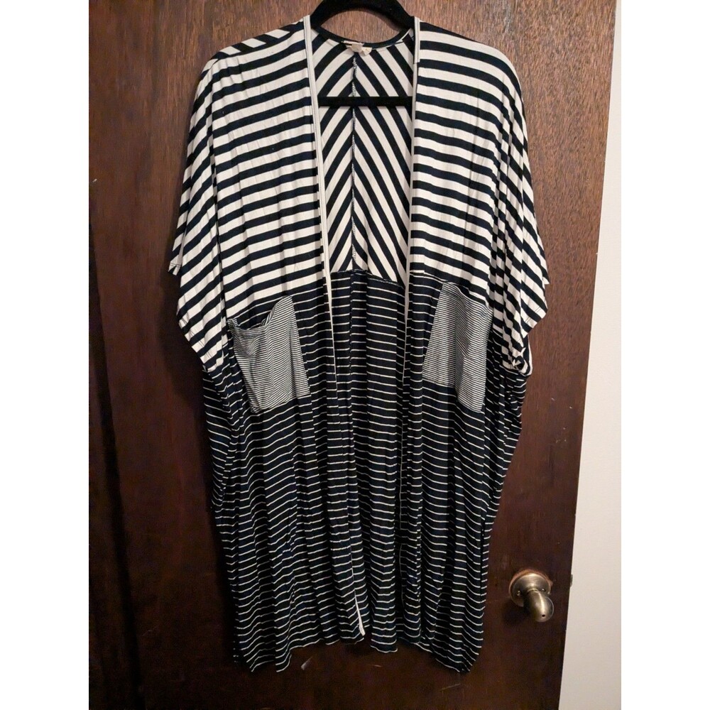 Hem & Thread One Size Short Sleeve Open Cardigan